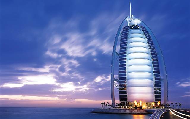 كل ما تريد معرفته عن فندق برج العرب دبي